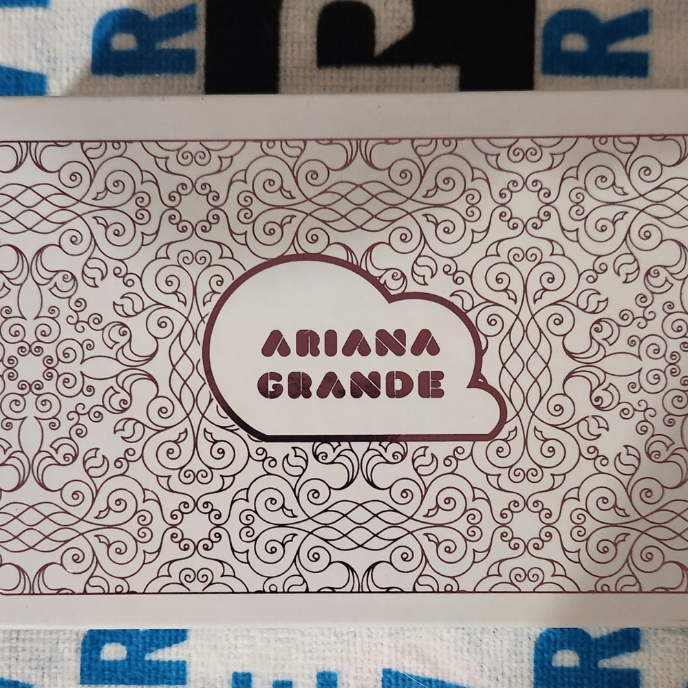 NIB New Sealed Limited Edition Ariana Grande Playing Cards Cloud Pink